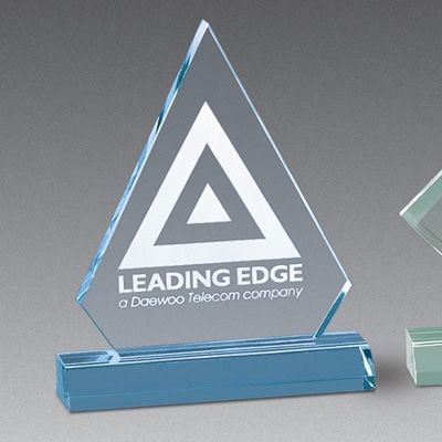 Pinnacle Award - Medium (6"x6.75")